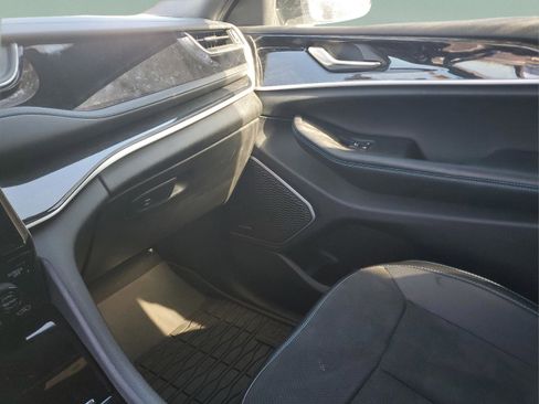 Used 2022 Jeep Grand Cherokee Trailhawk image 25