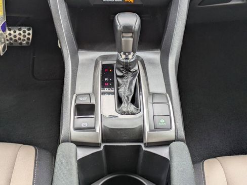 Used 2018 Honda Civic Sport image 19