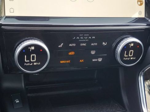 Certified 2024 Jaguar E-PACE R-Dynamic SE AWD/4WD image 38