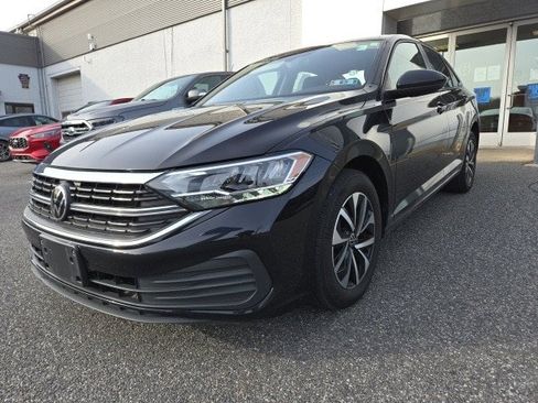 Used 2024 Volkswagen Jetta S image 4