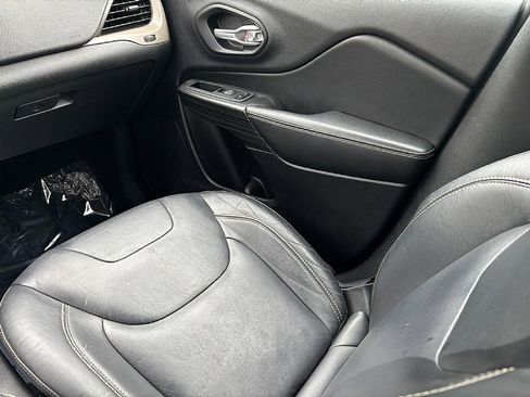 Used 2014 Jeep Cherokee Limited w/ Trailer Tow Group image 12