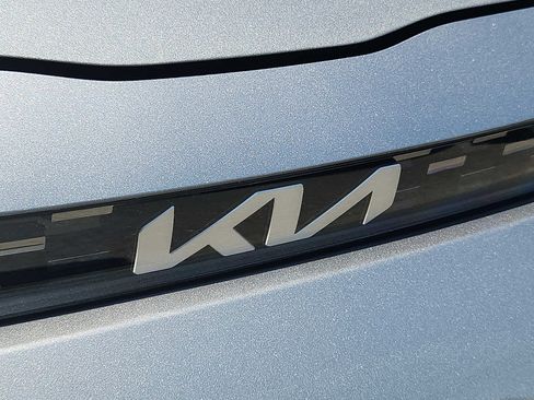 Used 2023 Kia Soul LX w/ LX Technology Package FWD image 29
