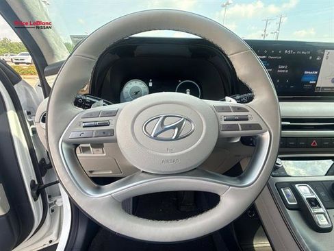 Used 2025 Hyundai Palisade Calligraphy FWD image 22