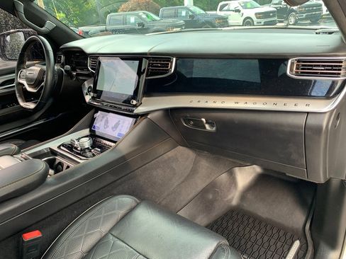 Used 2023 Jeep Grand Wagoneer Series III AWD/4WD image 14