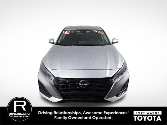 Used 2023 Nissan Altima 2.5 SV FWD image 3
