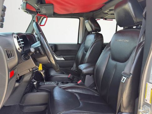 Used 2016 Jeep Wrangler Unlimited Rubicon AWD/4WD image 11