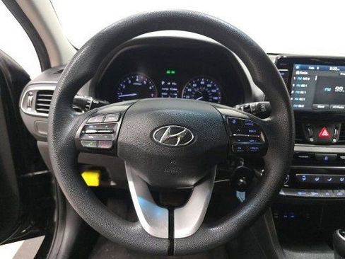 Used 2018 Hyundai Elantra GT image 5