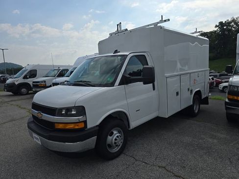 New 2025 Chevrolet Express 3500 w/ Power Convenience Package RWD image 2