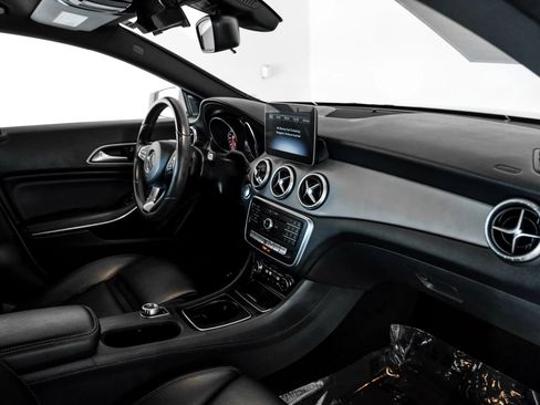 Used 2018 Mercedes-Benz CLA 250 image 11
