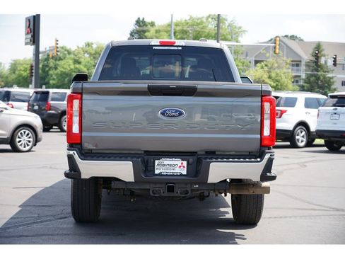 Used 2023 Ford F250 XLT image 4