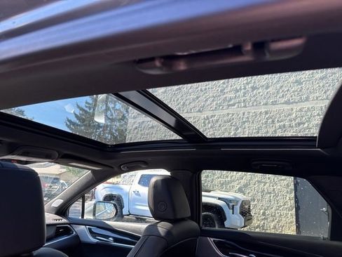 Used 2025 Cadillac XT5 Premium Luxury image 24