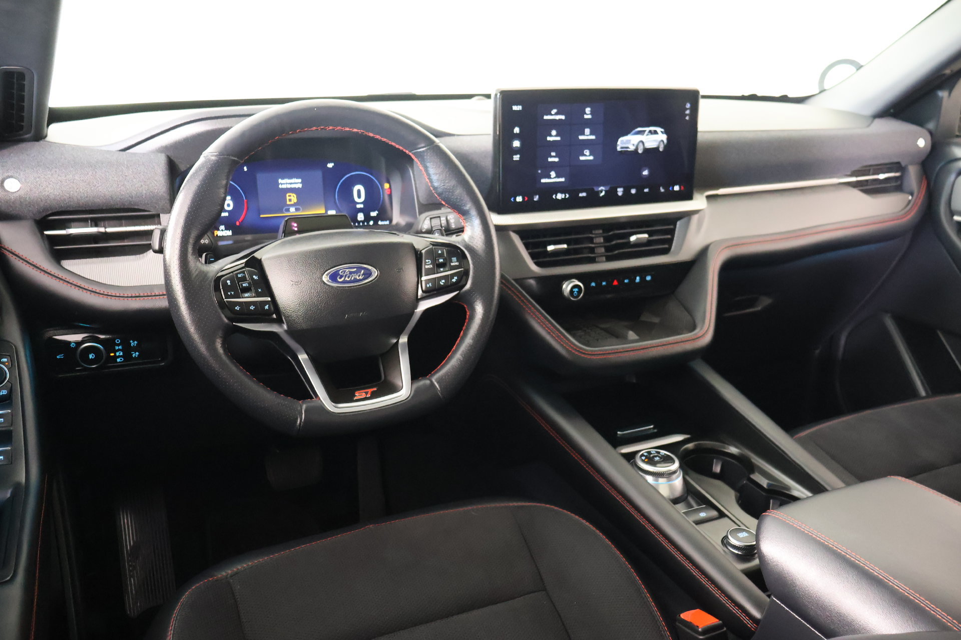 Used 2025 Ford Explorer ST AWD/4WD image 2