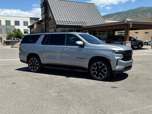 Used 2024 Chevrolet Suburban RST w/ Luxury Package AWD/4WD image 2