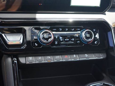 New 2026 GMC Sierra 2500 AT4 w/ AT4 Premium Plus Package AWD/4WD image 24