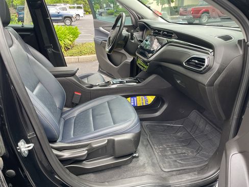 Used 2022 Chevrolet Bolt EUV LT w/ Convenience Package FWD image 46