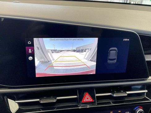 Used 2025 Kia Niro EX Touring FWD image 21