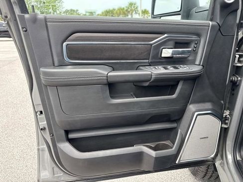 New 2026 RAM 3500 Laramie AWD/4WD image 17