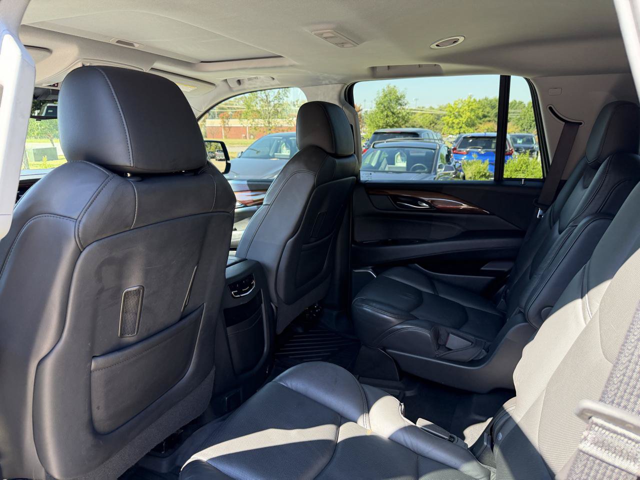 Used 2020 Cadillac Escalade Luxury AWD/4WD image 15