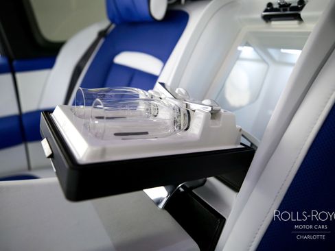 Used 2023 Rolls-Royce Cullinan Black Badge w/ Driver's Package image 24