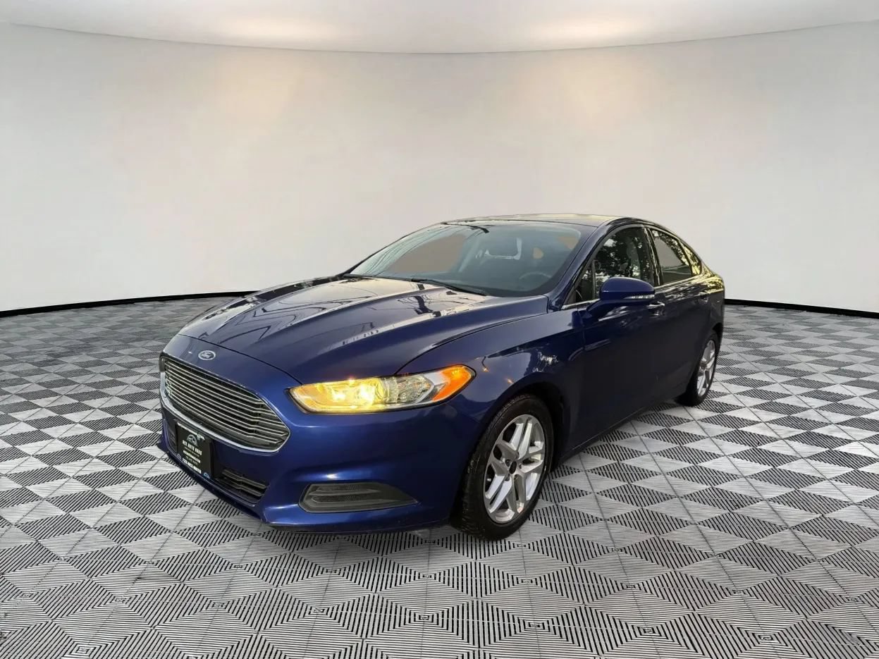 Used 2016 Ford Fusion SE FWD image 3