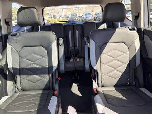 New 2026 Volkswagen Atlas Peak Edition AWD/4WD image 33