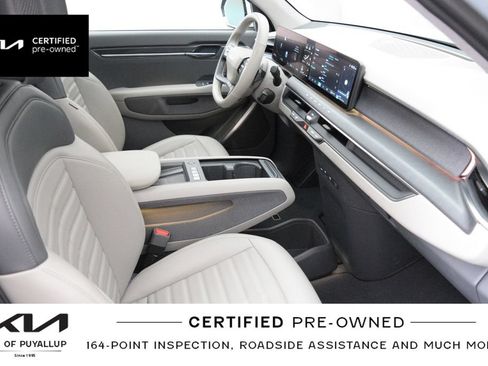 Certified 2024 Kia EV9 Land w/ Towing Package AWD/4WD image 17