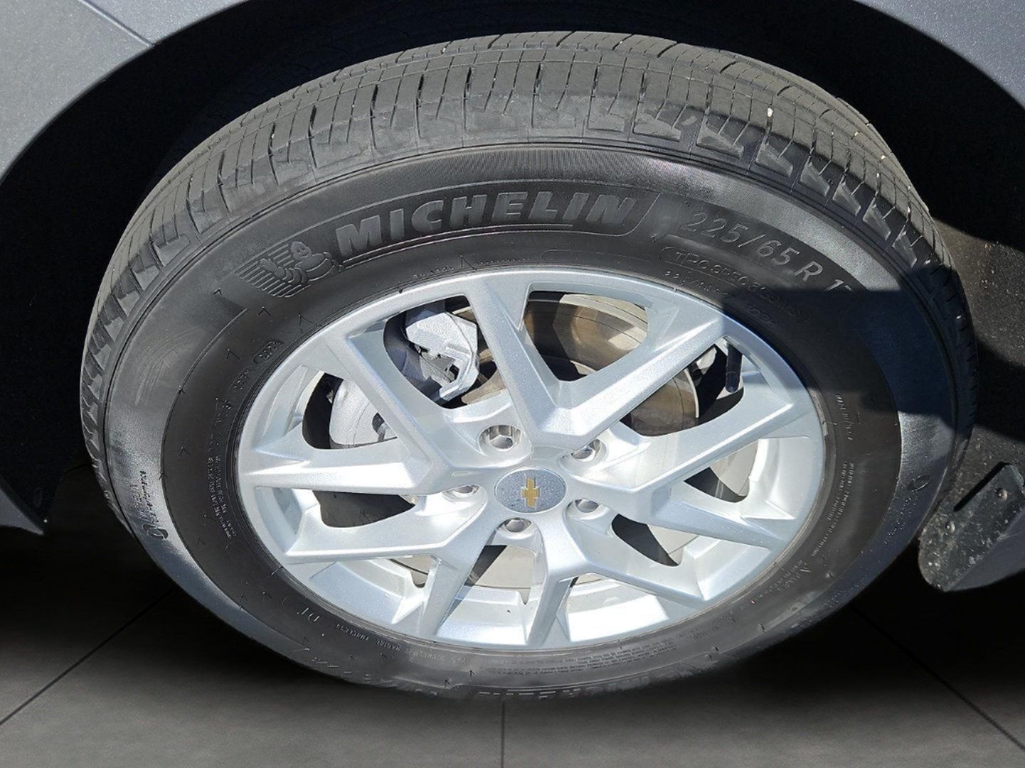 Certified 2024 Chevrolet Equinox LT w/ LPO, Floor Liner Package FWD image 12
