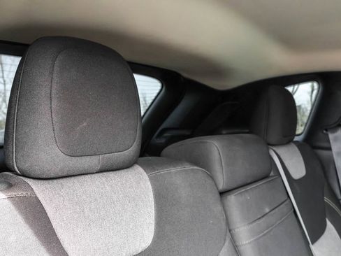 Used 2018 Jeep Cherokee Latitude w/ Altitude Package FWD image 34