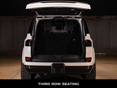 Used 2024 Lexus GX 550 550 Luxury w/ Cold Area Package image 8