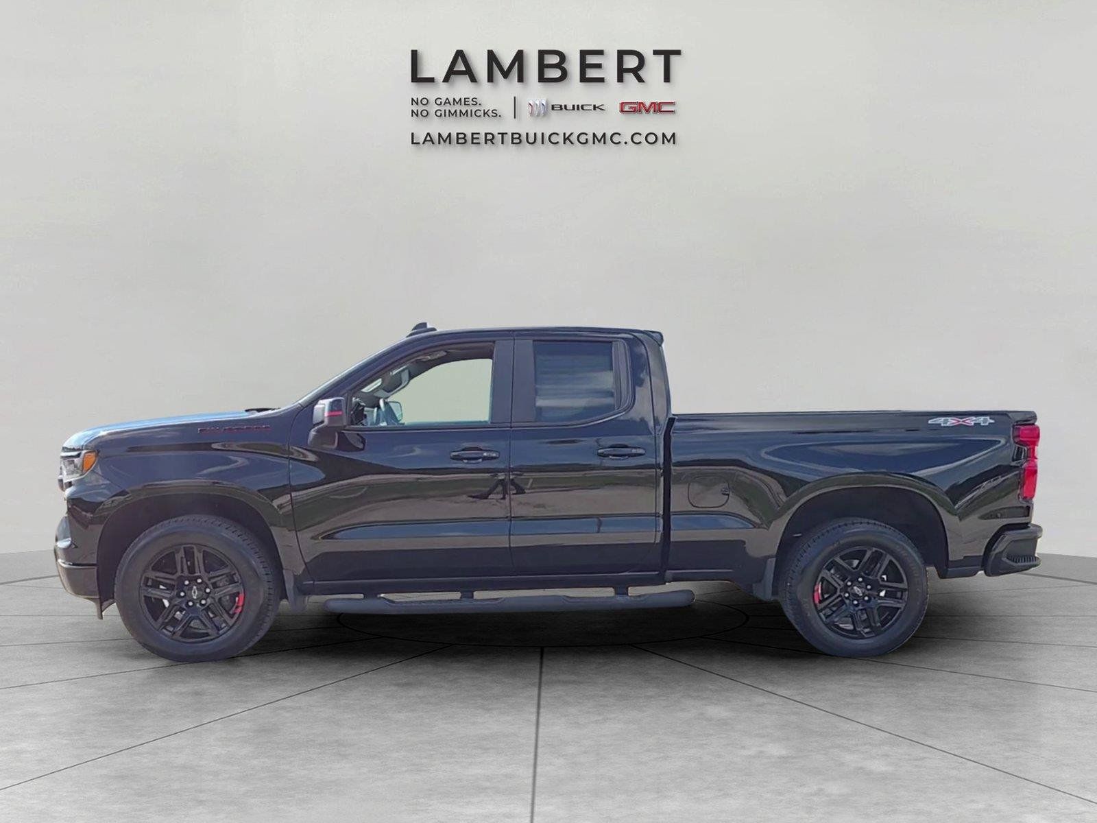 Used 2023 Chevrolet Silverado 1500 RST w/ Redline Edition AWD/4WD image 2