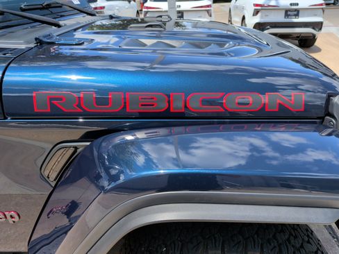 Used 2025 Jeep Wrangler Unlimited Rubicon AWD/4WD image 39
