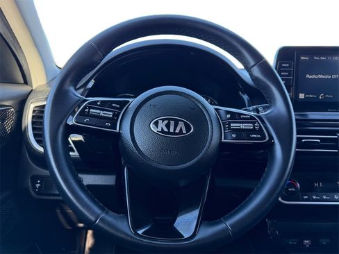 Used 2021 Kia Seltos EX image 12