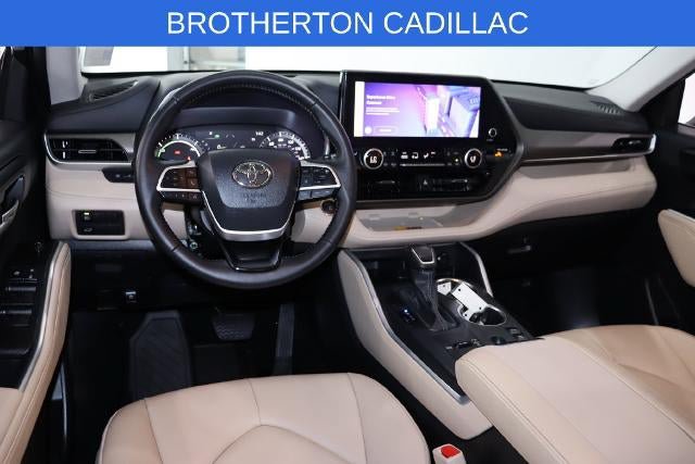 Used 2025 Toyota Highlander XLE AWD/4WD image 27