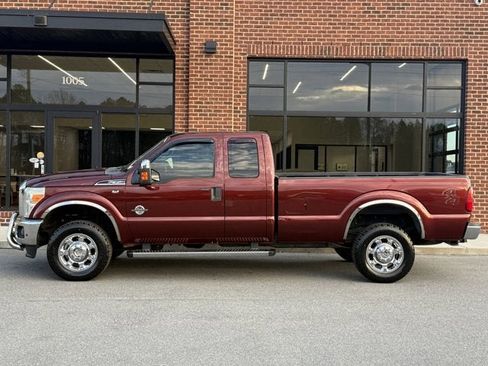 Used 2015 Ford F350 XLT w/ XLT Premium Package image 2