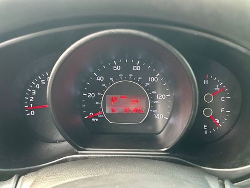 Used 2016 Kia Soul + image 16