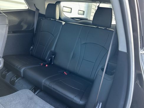 Used 2021 Buick Enclave Avenir image 13