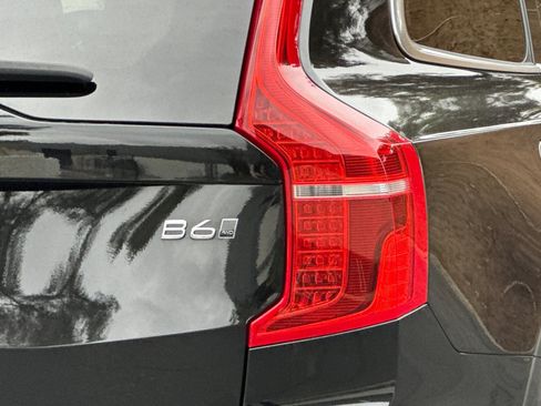 Certified 2023 Volvo XC90 B6 Core w/ Protection Package Premier AWD/4WD image 32