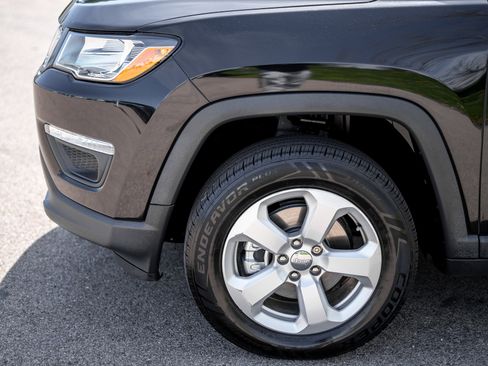 Used 2018 Jeep Compass Latitude image 9