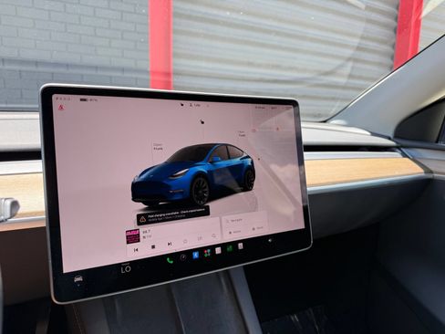 Used 2023 Tesla Model Y Long Range AWD/4WD image 18