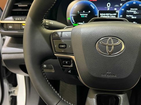 New 2026 Toyota Crown Platinum image 22