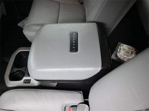 Certified 2020 Toyota Sequoia Platinum image 25