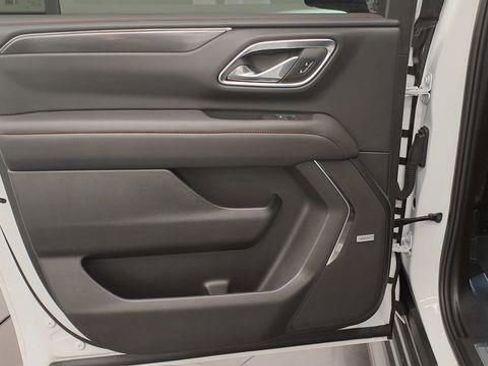 Used 2024 Chevrolet Suburban RST w/ Luxury Package image 16