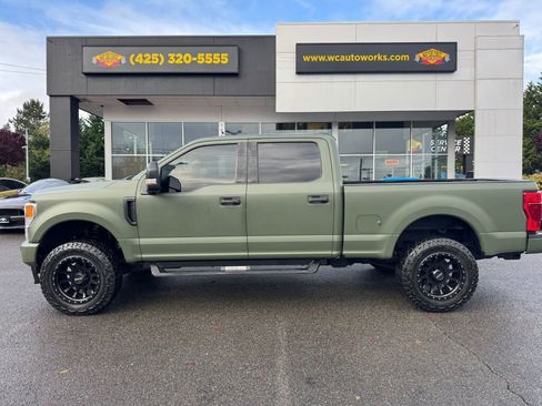 Used 2020 Ford F350 XLT image 2