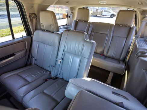 Used 2015 Lincoln Navigator 4WD image 13