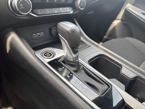 Used 2022 Nissan Sentra SV FWD image 22