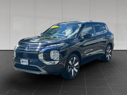 Used 2025 Mitsubishi Outlander SE