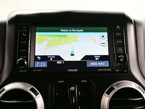 Used 2014 Jeep Wrangler Unlimited Sahara w/ Connectivity Group AWD/4WD image 19
