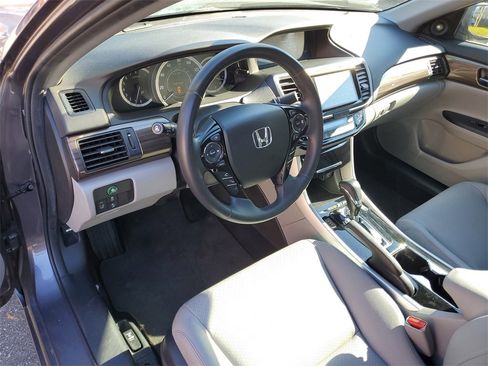 Used 2017 Honda Accord EX-L image 17