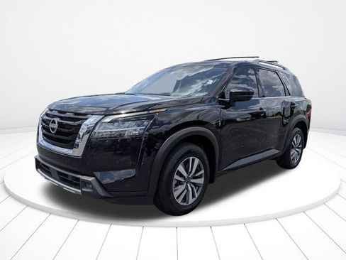 Used 2023 Nissan Pathfinder SL AWD/4WD image 7