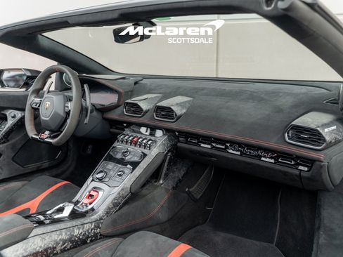 Used 2019 Lamborghini Huracan Performante AWD/4WD image 19